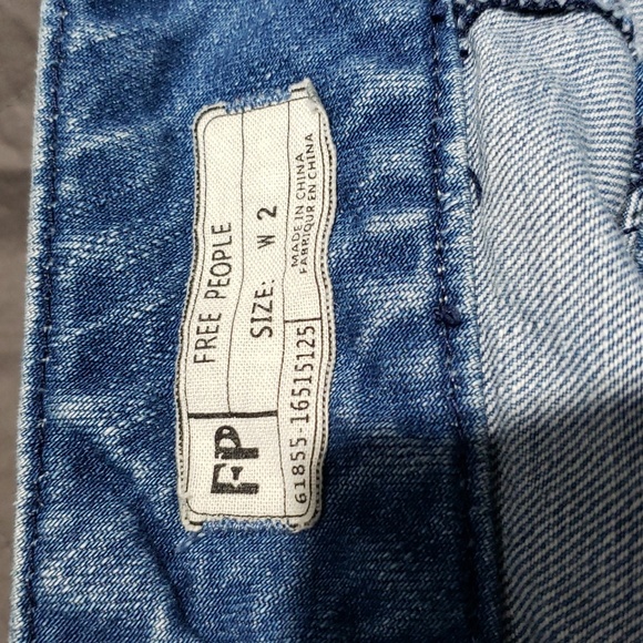 FREE PEOPLE ZIP BACK DENIM SKIRT SIZE 2 - Picture 5 of 8